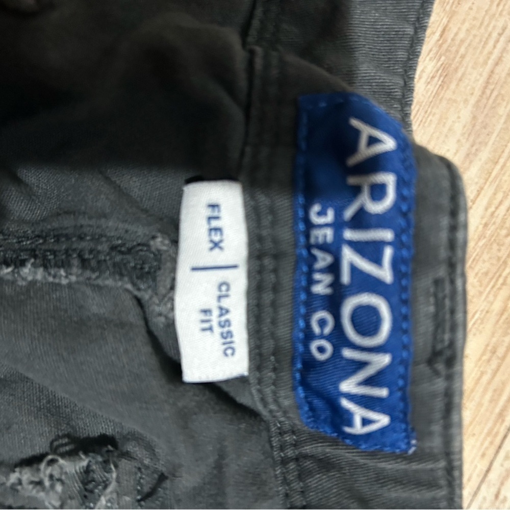 Arizona Jean Company Men's Black Cargo Shorts - Picture 5 of 6
